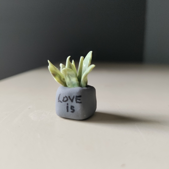 4 Clay mini potted planters - Picture 4 of 7